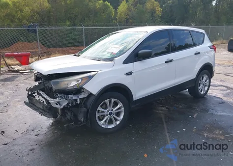 2019 Ford Escape S z USA, uszkodzony, nr VIN 1FMCU0F76KUB94871